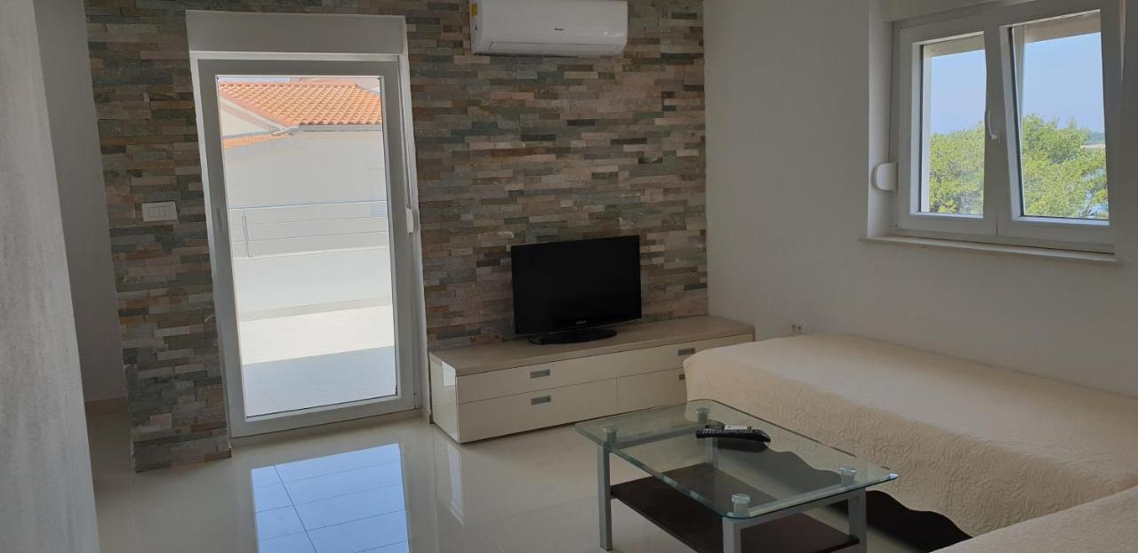 Apartments By The Sea Bilo, Primosten - 14601 Luaran gambar