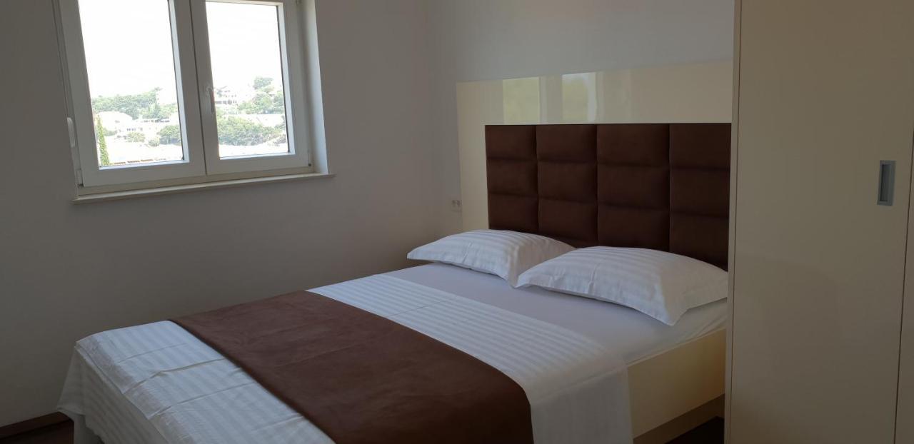 Apartments By The Sea Bilo, Primosten - 14601 Luaran gambar