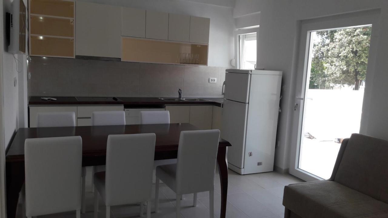 Apartments By The Sea Bilo, Primosten - 14601 Luaran gambar