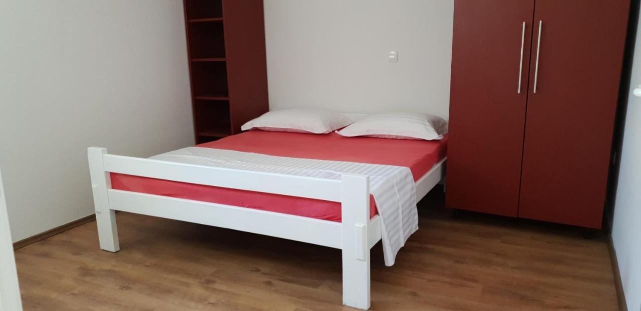 Apartments By The Sea Bilo, Primosten - 14601 Luaran gambar